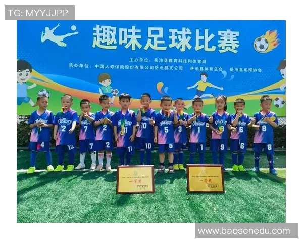 足球明星趣味瞬间大集合玩耍时刻尽显亲和力与活力 足球明星趣味瞬间大集合玩耍时刻尽显亲和力与活力