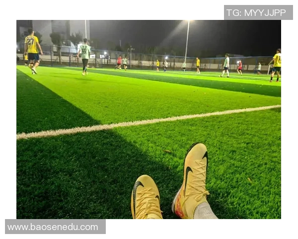 足球明星们的爱情故事:那些在绿茵场外的甜蜜瞬间与心动女友们的生活揭秘 足球明星们的爱情故事:那些在绿茵场外的甜蜜瞬间与心动女友们的生活揭秘